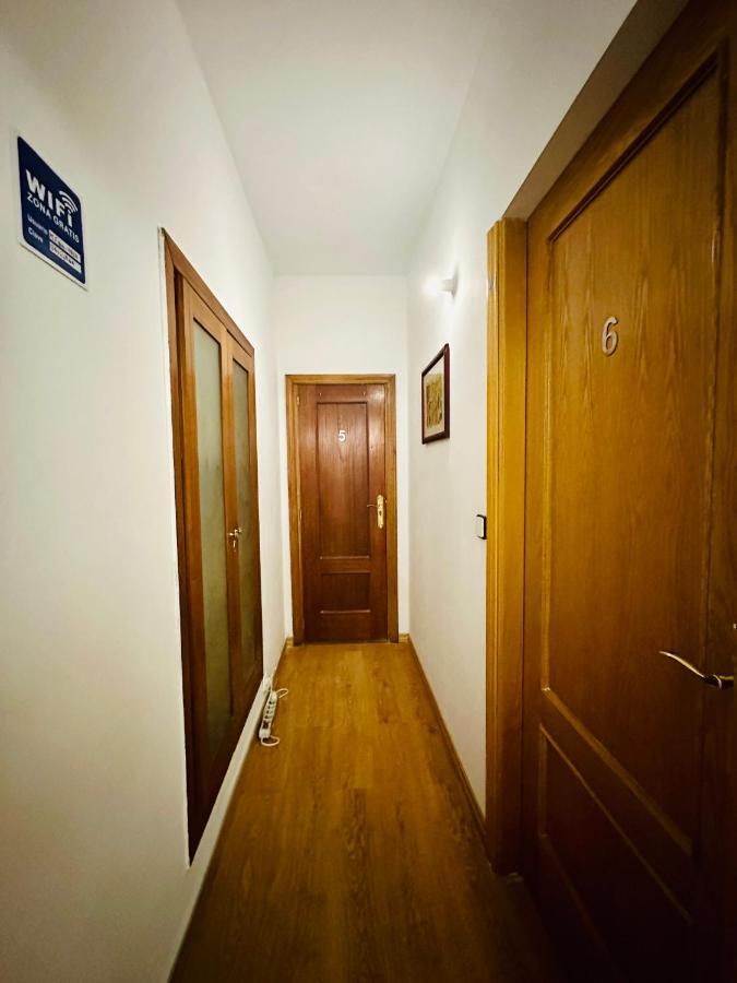 Punta Me Rooms Near The Gran Via Madryt Zewnętrze zdjęcie